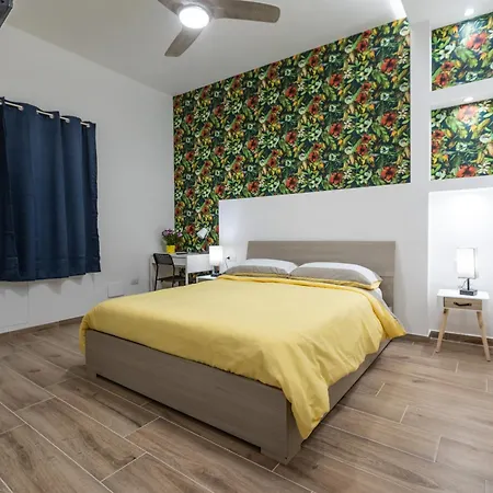 Al Castello-independent House Holiday home Catania