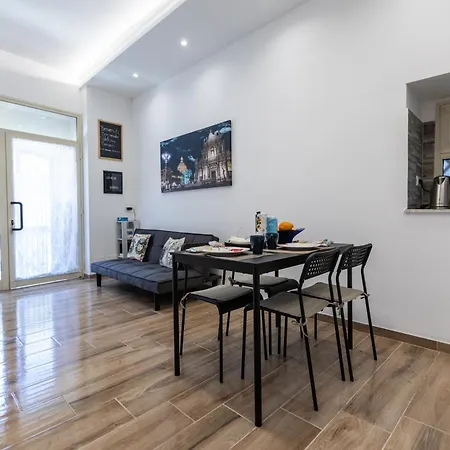 Al Castello-independent House Holiday home *