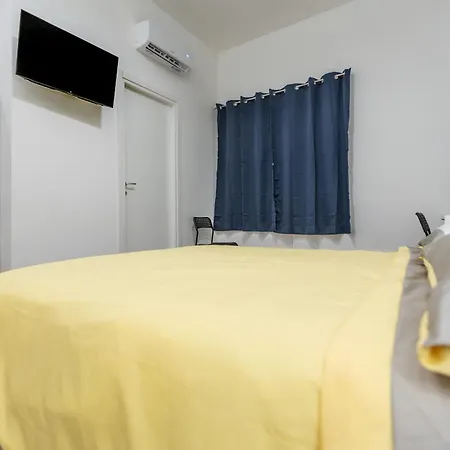 Al Castello-independent House Holiday home *