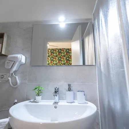 Al Castello-independent House Holiday home