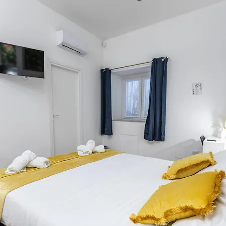 Al Castello-independent House Holiday home *