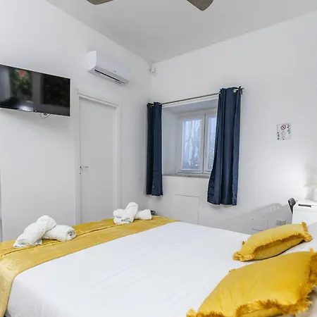 Al Castello-independent House Holiday home Catania