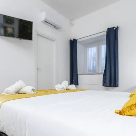 Al Castello-independent House Holiday home *